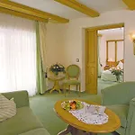 Traumhotel Liebes Rot-fluh Hotel Grän