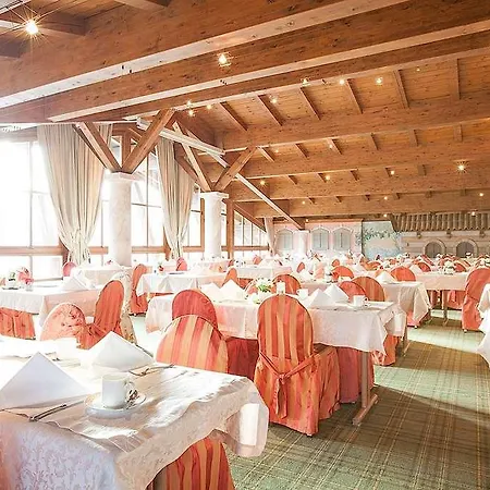 Otel Traumhotel Liebes Rot-fluh Grän