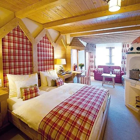 Otel Traumhotel Liebes Rot-fluh