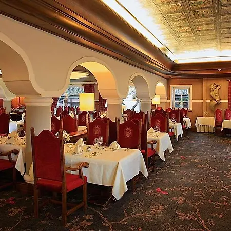 Traumhotel Liebes Rot-fluh