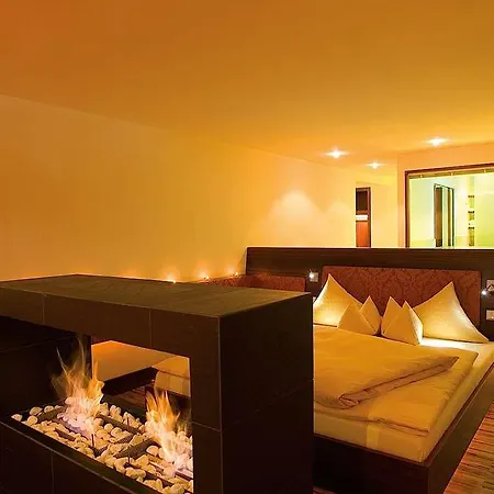 Traumhotel Liebes Rot-fluh ホテル Grän