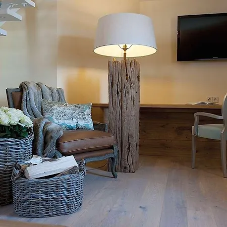 Hotell Traumhotel Liebes Rot-fluh *