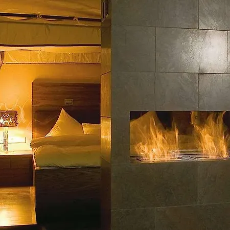 ホテル Traumhotel Liebes Rot-fluh