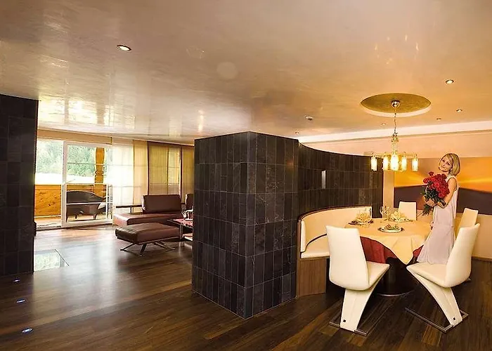 Traumhotel Liebes Rot-fluh فندق *