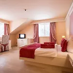 Traumhotel Liebes Rot-fluh *