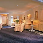 Traumhotel Liebes Rot-fluh