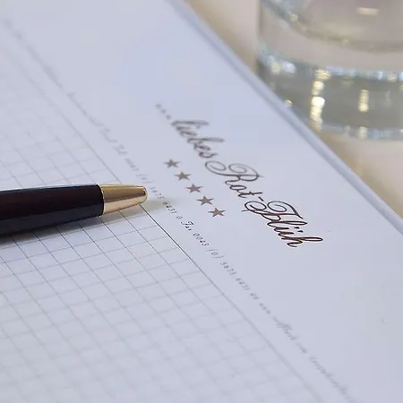 Traumhotel Liebes Rot-fluh Grän