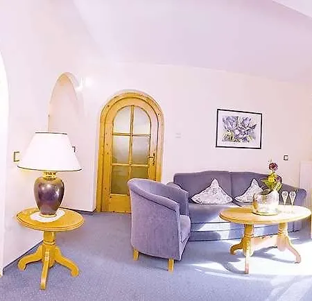 Traumhotel Liebes Rot-fluh Hotel Grän