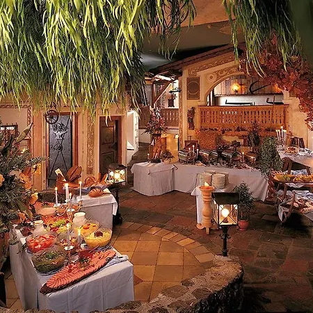 Traumhotel Liebes Rot-fluh Hotel *