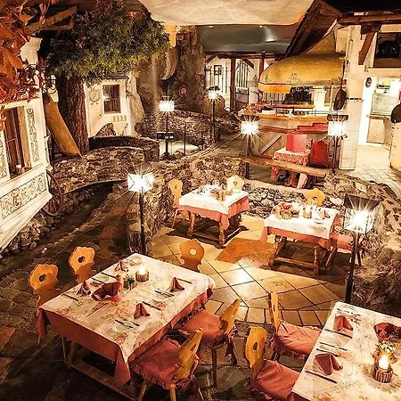 Hotel Traumhotel Liebes Rot-fluh Grän