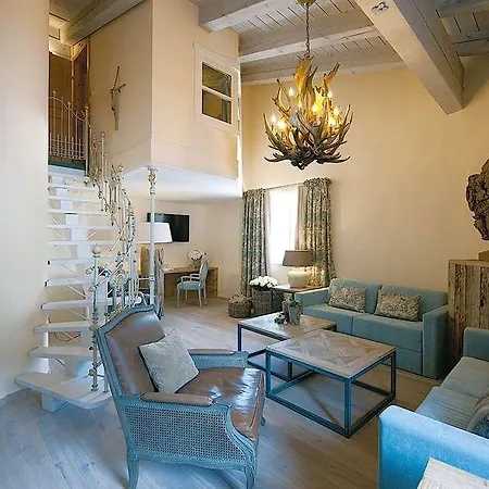 Traumhotel Liebes Rot-fluh Hotel *