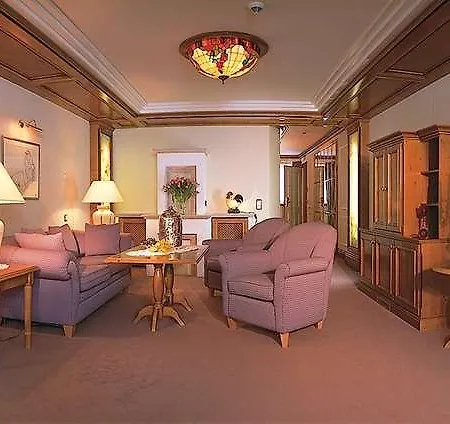 Traumhotel Liebes Rot-fluh *