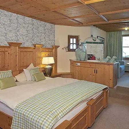 Traumhotel Liebes Rot-fluh Grän