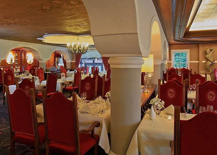 Traumhotel Liebes Rot-fluh Hotel