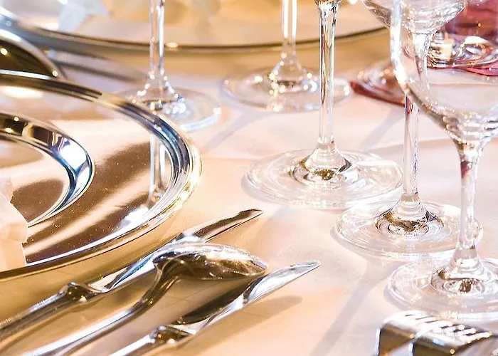 Traumhotel Liebes Rot-fluh Hotel *