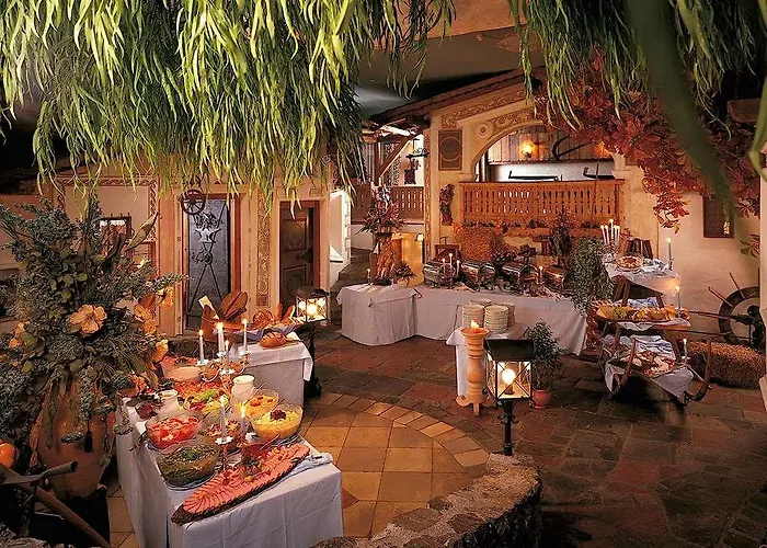 Traumhotel Liebes Rot-fluh Hotel *