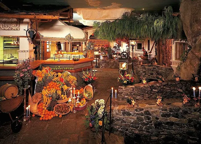 Traumhotel Liebes Rot-fluh Hotel *