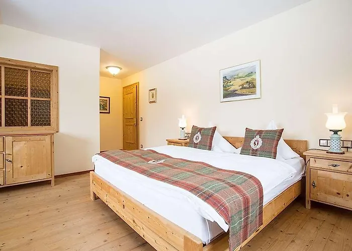 Traumhotel Liebes Rot-fluh Hotel