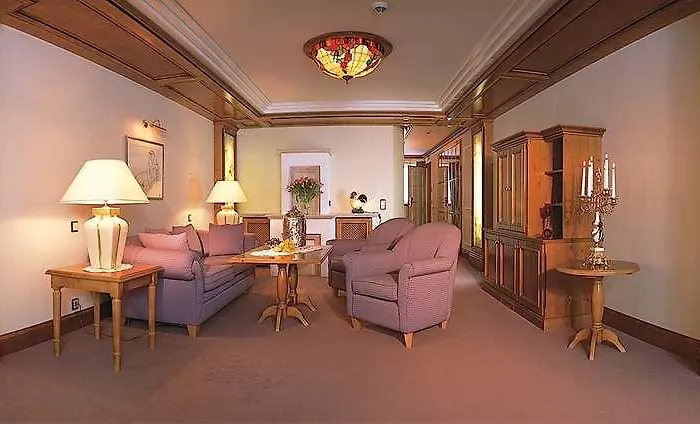 Traumhotel Liebes Rot-fluh *