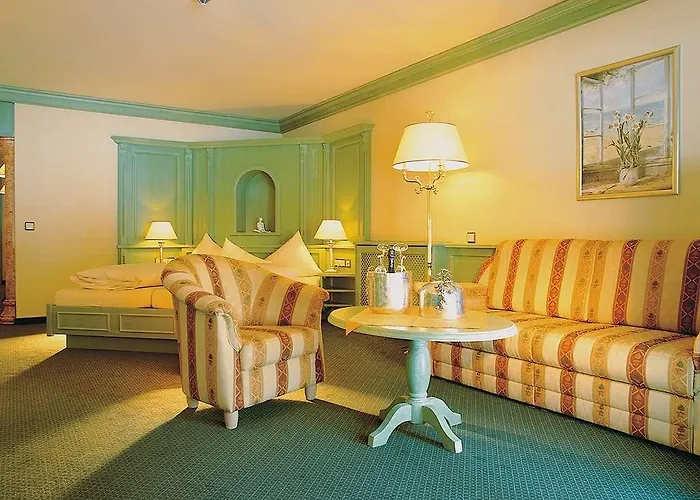 Traumhotel Liebes Rot-fluh Hotel